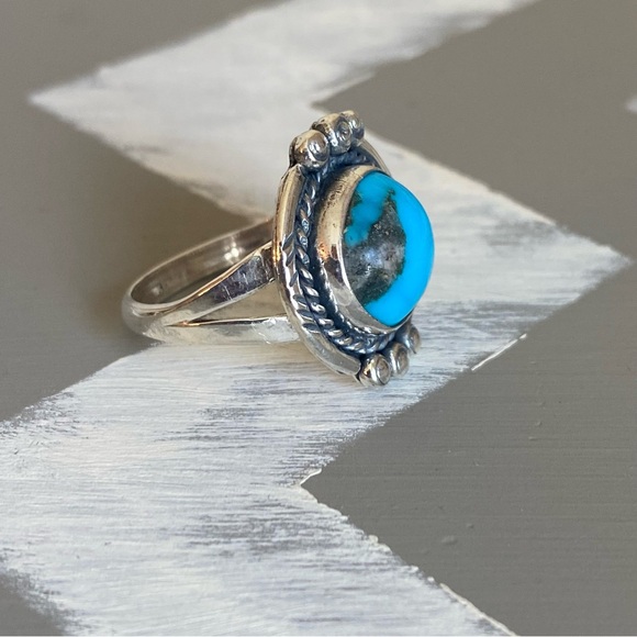 Vintage Native American Turquoise Sterling Silver Ring - Picture 9 of 12